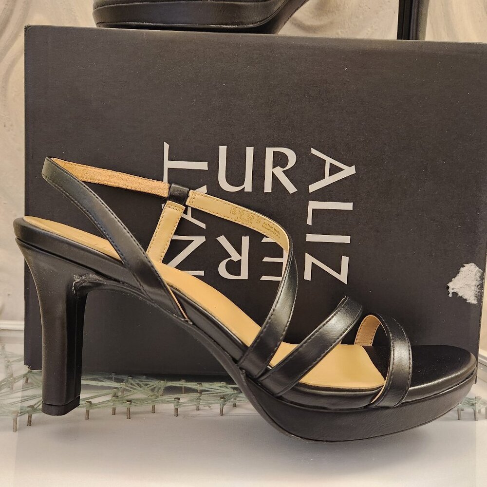 Naturalizer "Brenta" Black Heeled Sandals. NIB. Size 6.5